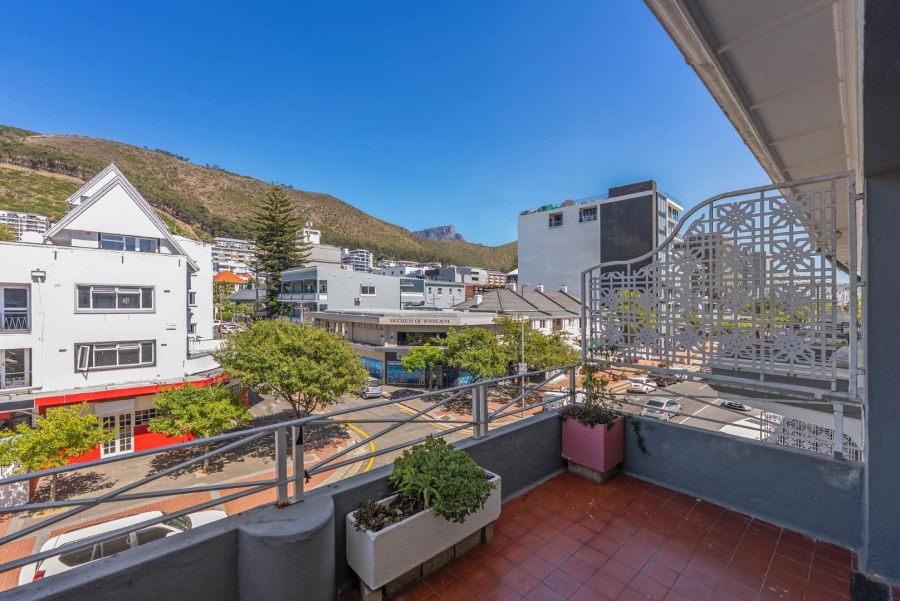 3 Bedroom Property for Sale in Sea Point Western Cape